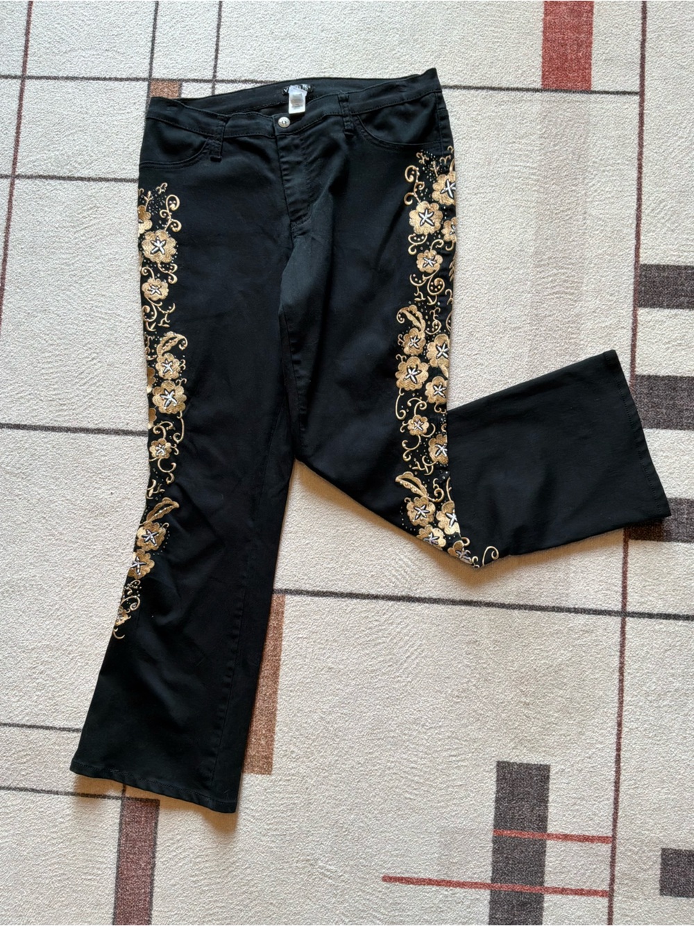 Venus Fame Black Embroidered Jeans with Rhinestones